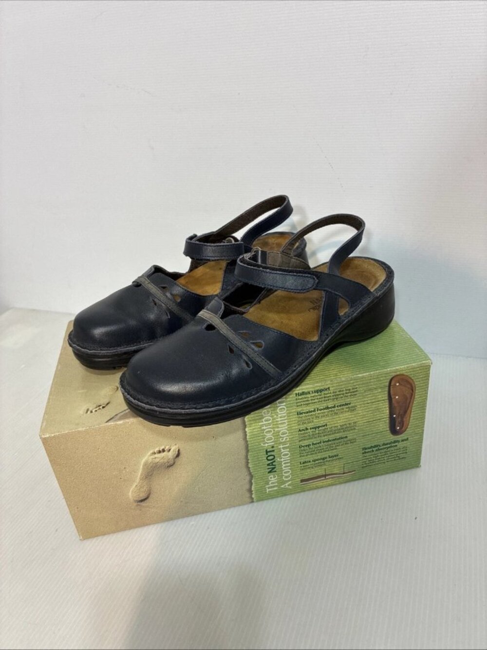 Naot 74112 Navy Blue Leather Closed Toe Slingback Samdals EU 37 US 6-6.5 w/ Box